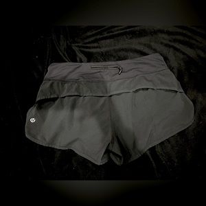 Lululemon speed-up lined shorts 2.5 inch size 6
